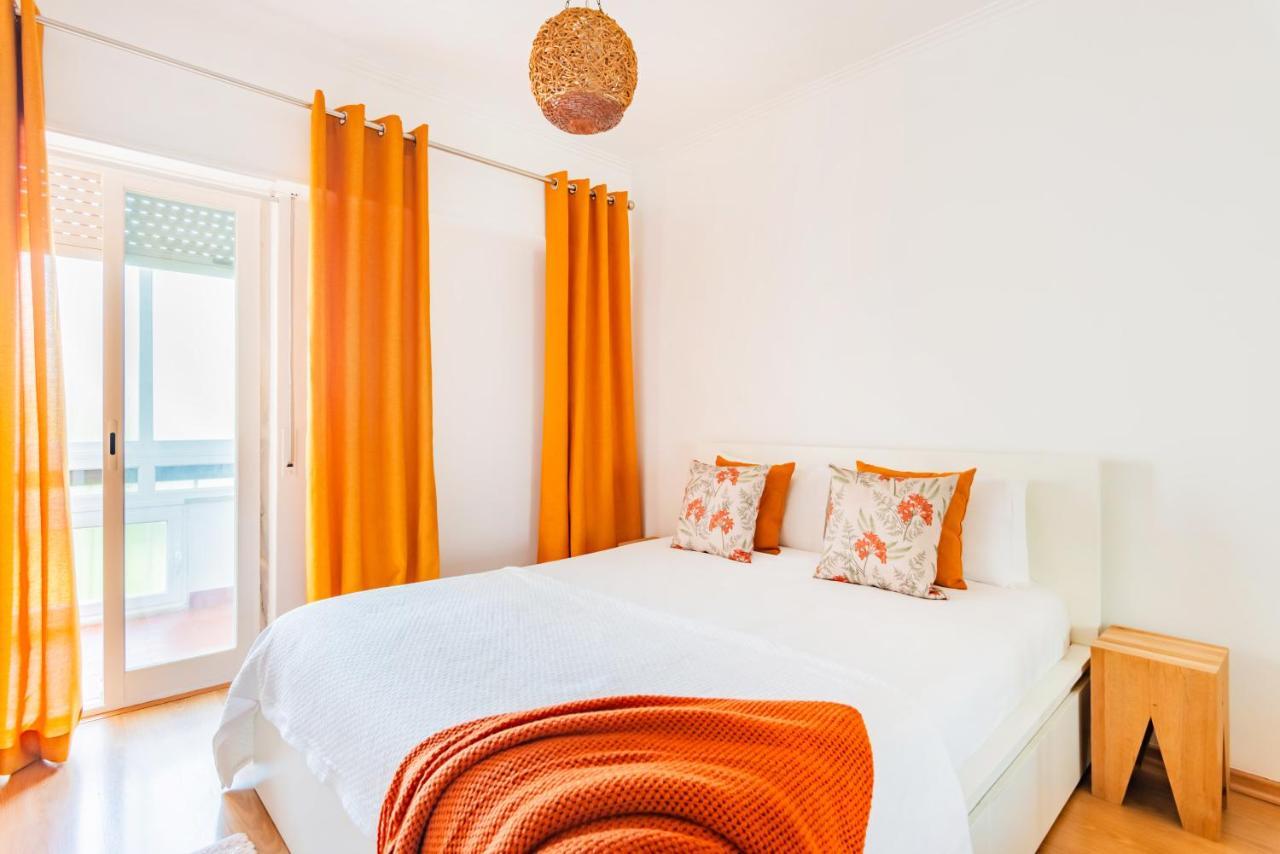Santo Amaro Beach Family Stays Оэйраш Экстерьер фото