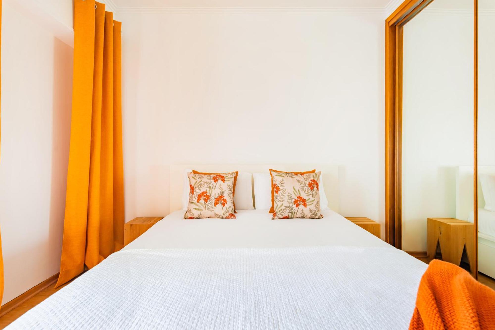 Santo Amaro Beach Family Stays Оэйраш Экстерьер фото
